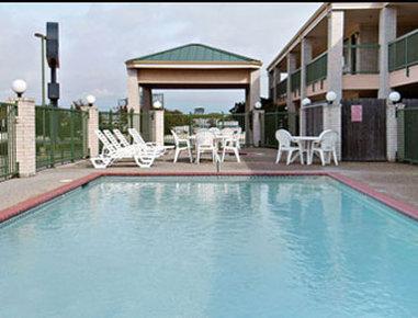 Days Inn By Wyndham San Antonio Near Fiesta Park Exterior photo